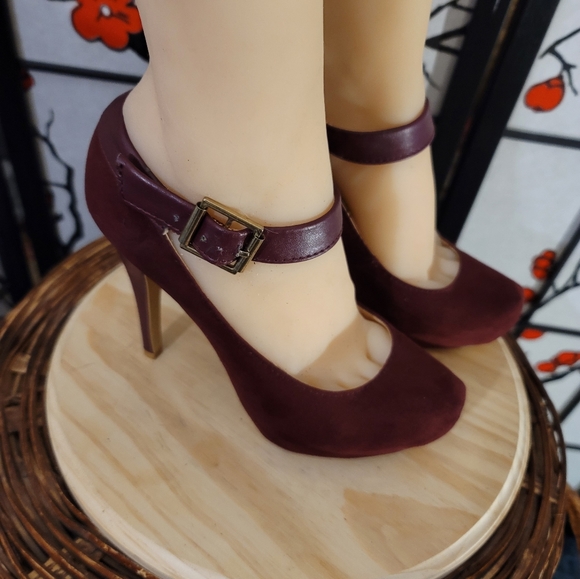 PENNY LOVES KENNY MARY JANE SNKLE STRAP SUEDE LEATHER HEELS/SIZE 7 - Picture 2 of 11